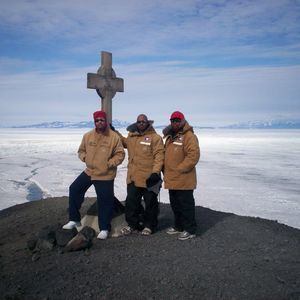 Meet your Posher, Antoine